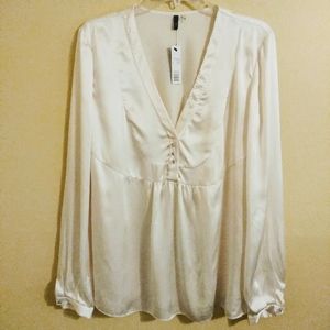 Tahari herra blouse NWT 100% silk L
